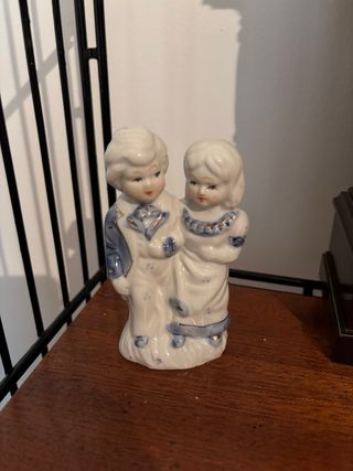 Figura decorativa pareja porcelana