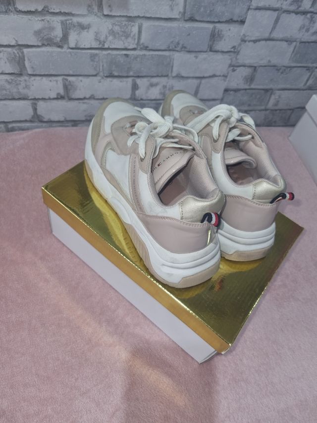 Zapatillas Tommy Hilfiger rosas y blancas