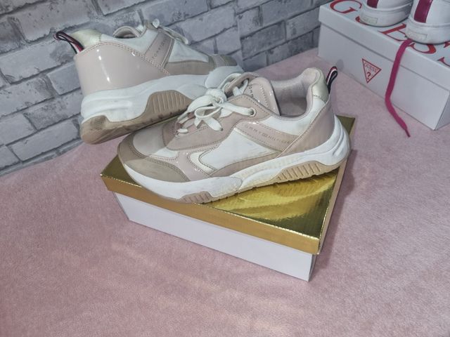 Zapatillas Tommy Hilfiger rosas y blancas