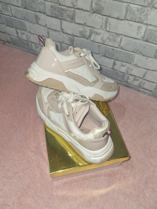 Zapatillas Tommy Hilfiger rosas y blancas