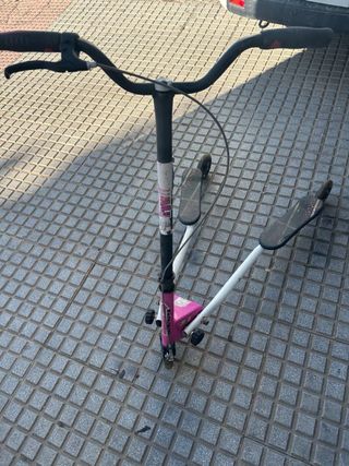 Patinete rosa de 3 ruedas