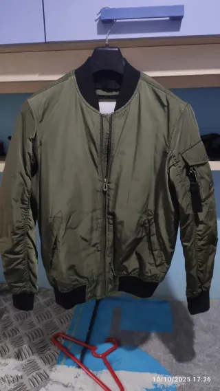 Chaqueta bomber verde