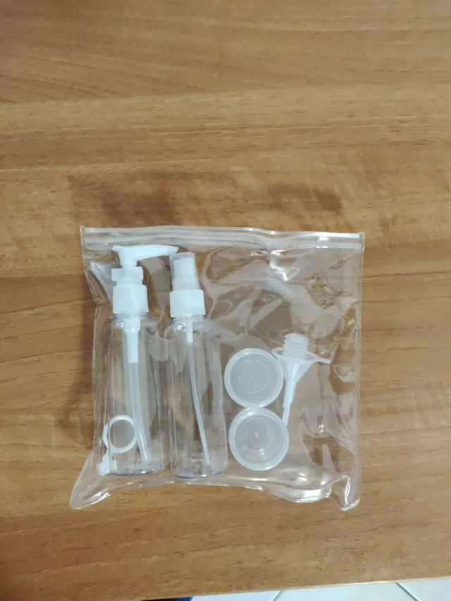 Kit Viaggio Contenitori Spray e Pompa