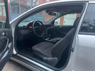 Mercedes-Benz Clase C 2004