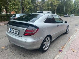 Mercedes-Benz Clase C 2004