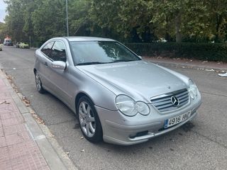 Mercedes-Benz Clase C 2004