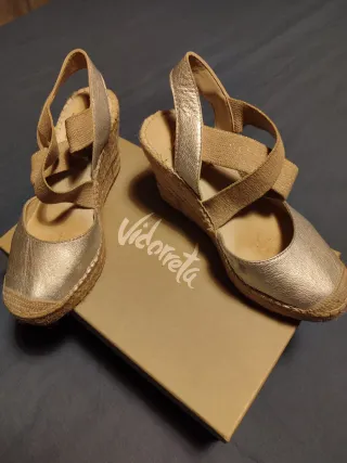 Zapatos de cuña Vidorreta