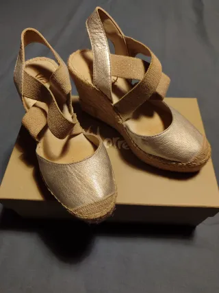 Zapatos de cuña Vidorreta