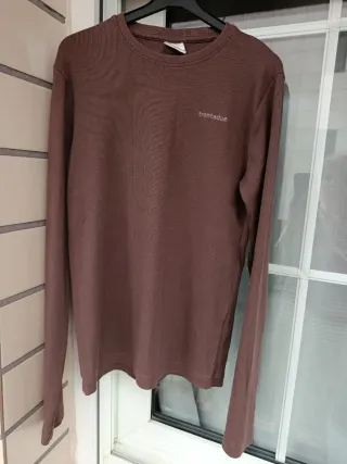 Camiseta Zara manga larga marrón