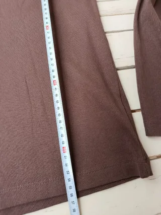 Camiseta Zara manga larga marrón