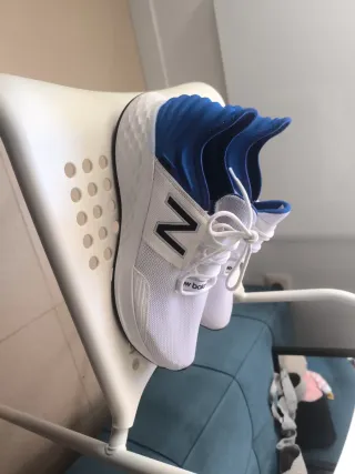 Zapatillas New Balance Blancas y Azules