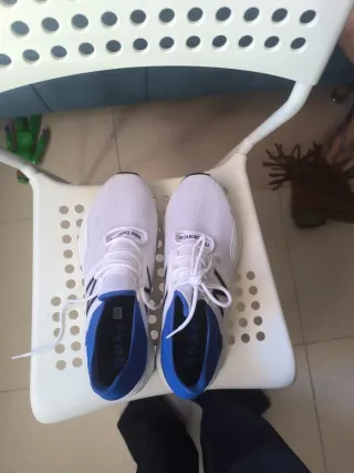 Zapatillas New Balance Blancas y Azules