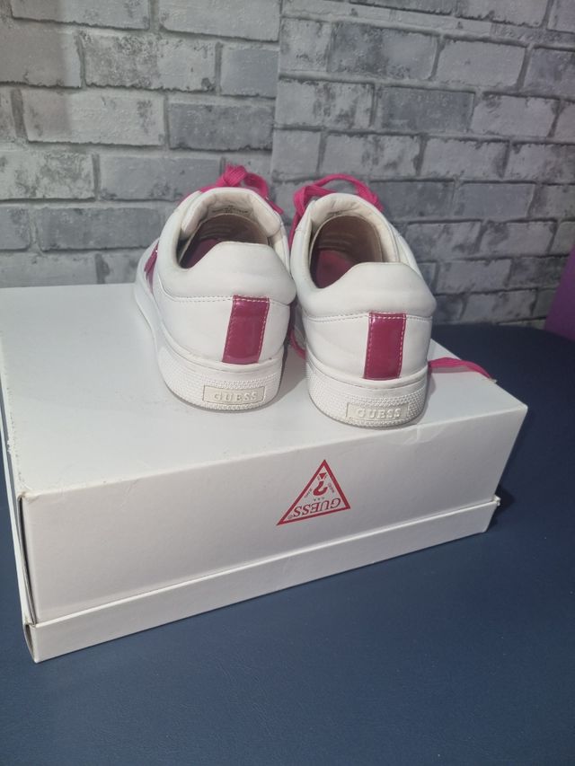 Bambas Guess Blancas y Rosas