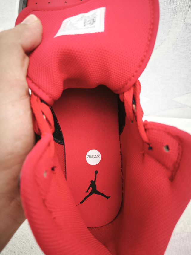 Sapatilhas Nike Air Jordan Mid 41