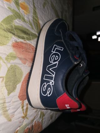 Zapatillas Levi's Azul y Rojo Talla 39