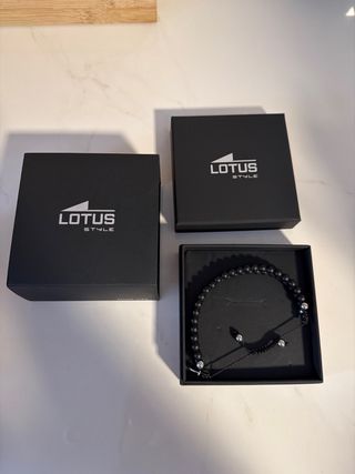 Pulsera Lotus Negra y Plateada nueva