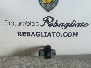 MANDO ELEVALUNAS DELANTERO DERECHO MERCEDES-BENZ