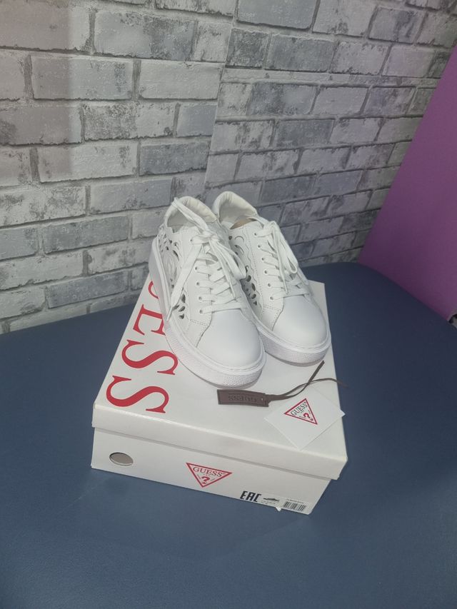 Zapatillas Guess Blancas