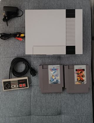 Consola Nintendo NES + 2 Juegos