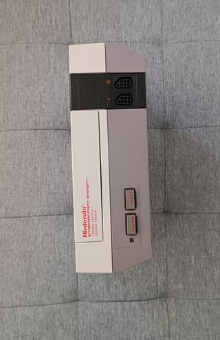 Consola Nintendo NES + 2 Juegos