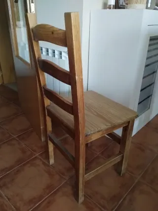 Sillas rústicas de madera