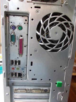 Torre HP xw4400 Workstation 4GB