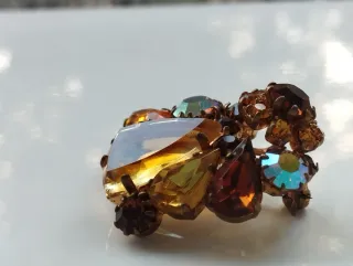 Broche vintage ámbar y dorado