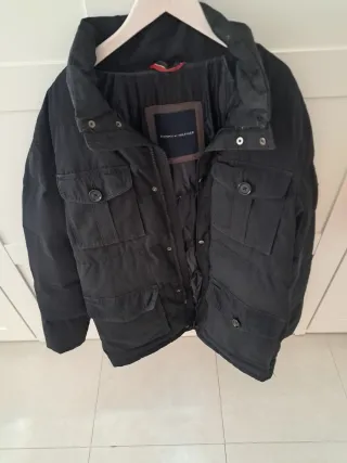 Parka de plumas Tommy Hilfiger Negra.