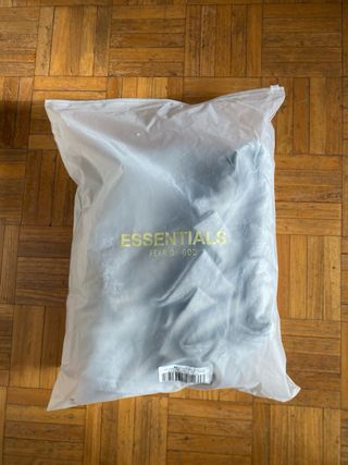 Sudadera Essentials Fear of God Gris