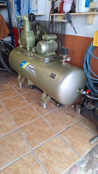 Compresor ABC sin uso. De domicilio particular.