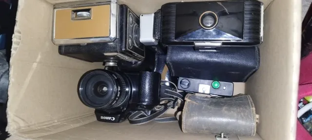 Vecchia confezione di fotocamere