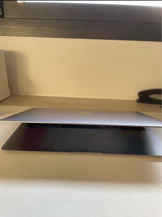 MacBook Air i5 | 8GB RAM | 128GB SSD | Touch ID