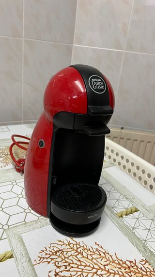 Cafetera Dolce Gusto Roja