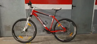 Bicicleta Trek 4700 Roja