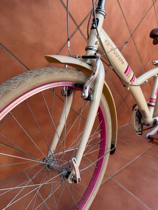 Bicicleta BTWIN con cesta