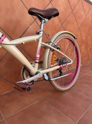 Bicicleta BTWIN con cesta