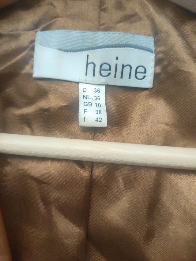 Chaqueta de autentica piel. Talla 38. Marrón.