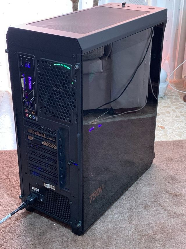 PC Gaming Ryzen 7 2700X RX 580 8GB Hummer