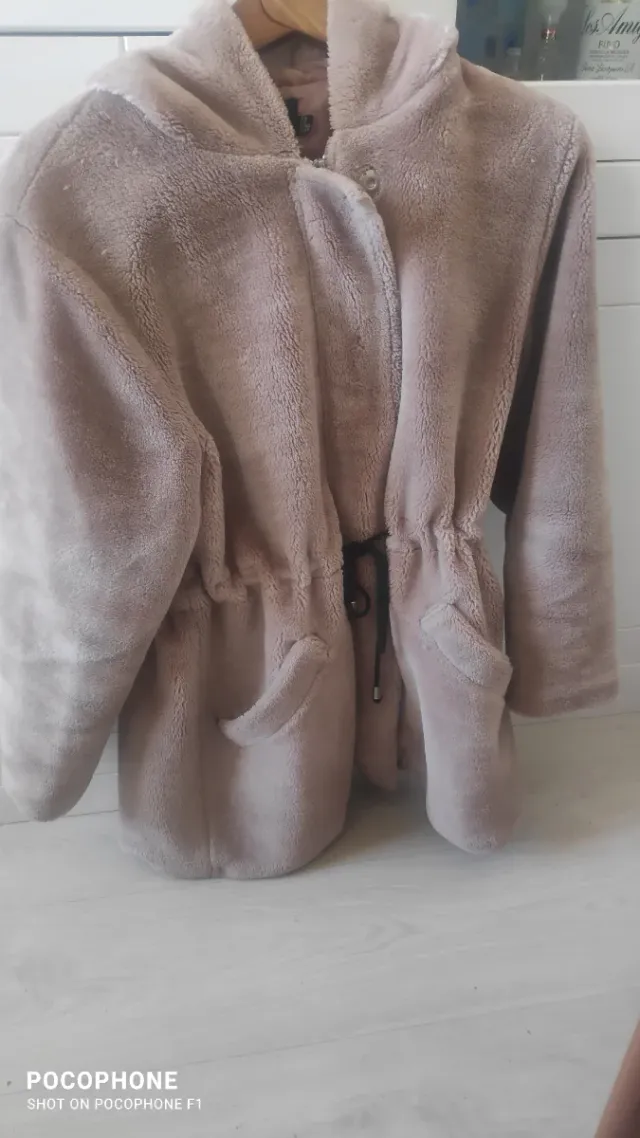 Abrigo pelo rosa palo