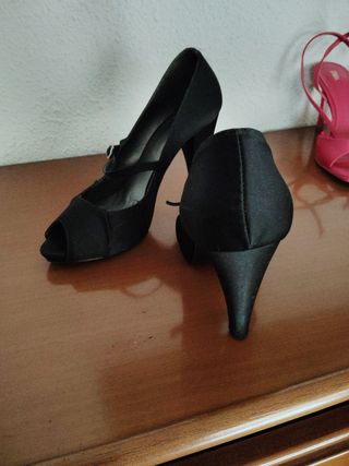 2 Pares Zapatos Talla 39/40 usados una sola vez