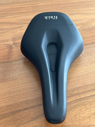 Sillín Fi'zi:k Terra Aidon 145mm Negro