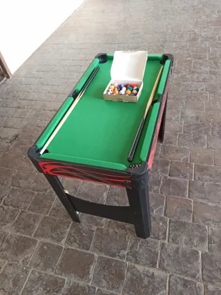 Mesa de billar y futbolín infantil
