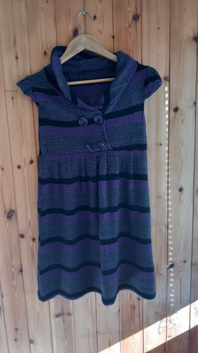 Vestido de mulher com riscas