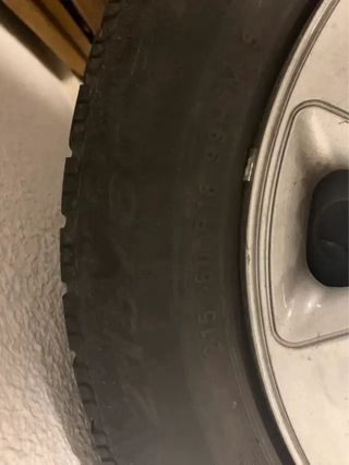 4 ruedas / llantas de 16 pulgadas.