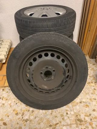 4 ruedas / llantas de 16 pulgadas.