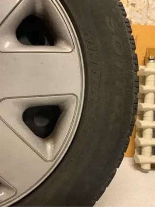 4 ruedas / llantas de 16 pulgadas.