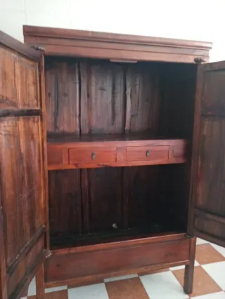 Antiguo armario chino de madera