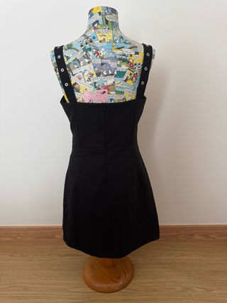 Vestido negro Bershka con tirantes