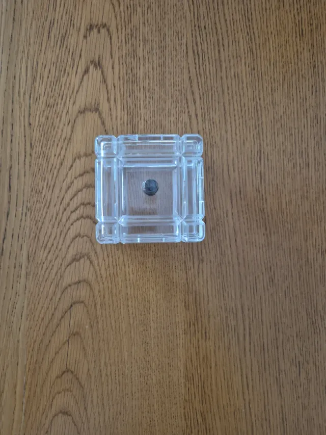 Caja de cristal decorativa