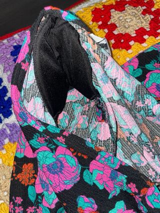 Vestido flores hombreras